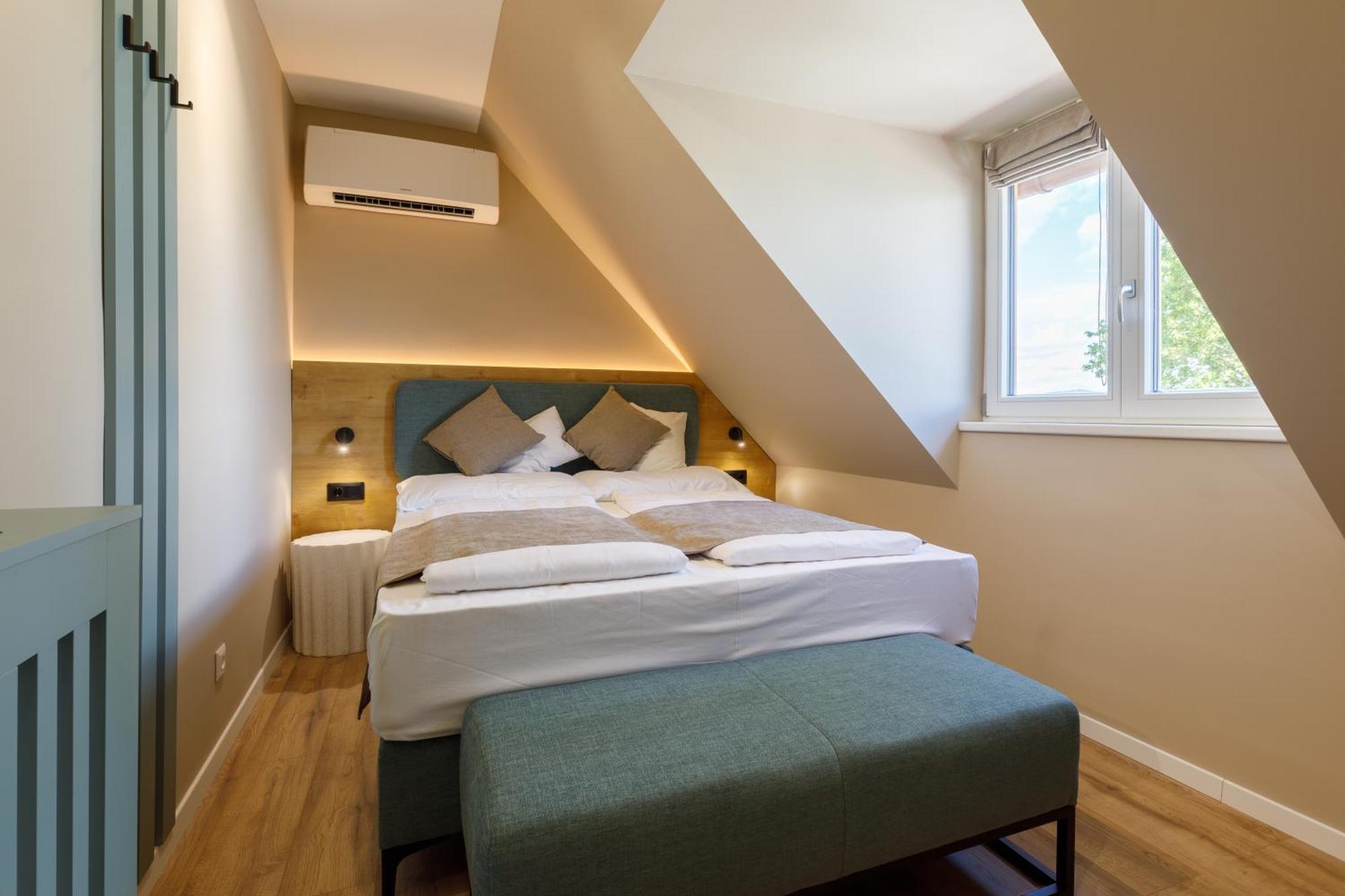 Lepke Apartmanház és Étterem Tihany Exterior foto
