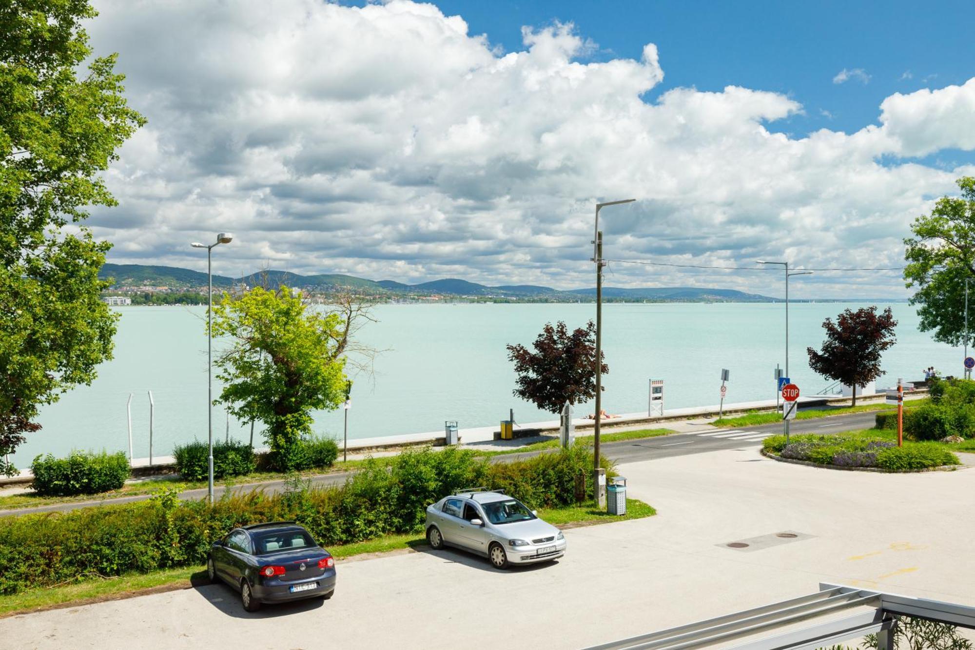 Lepke Apartmanház és Étterem Tihany Exterior foto