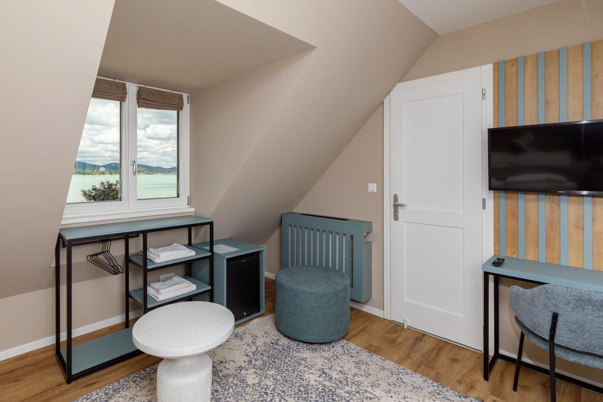 Lepke Apartmanház és Étterem Tihany Exterior foto